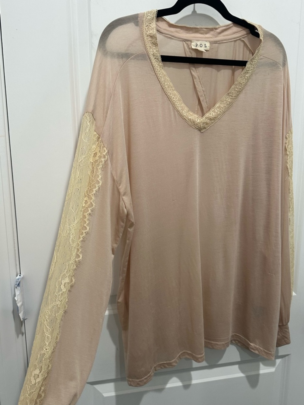 POL Lace-Trim V-Neck Top Open Back in Blush SZ L